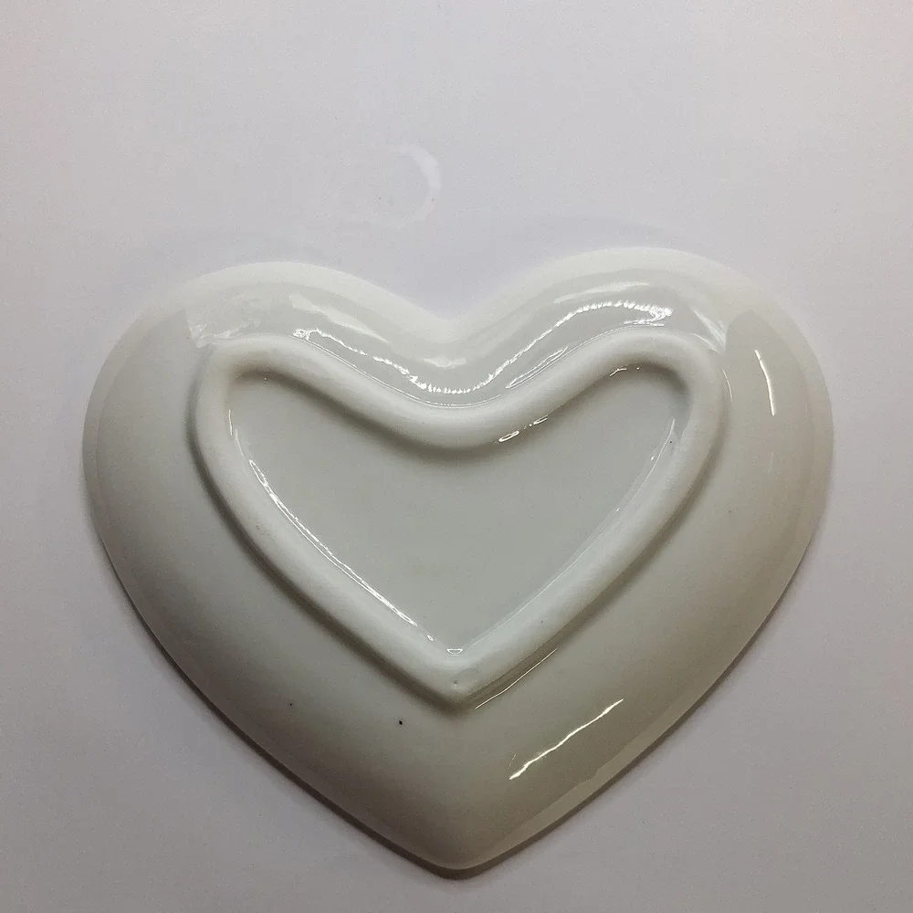 Scottish Luckenbooth Heart Shaped Trinket Dish White/Silver